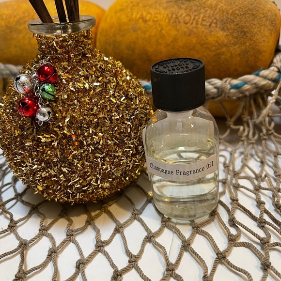 San Miguel Holiday Champagne Scented Oil Decorative Diffuser Set Chirstmas NIB - Picture 7 of 8